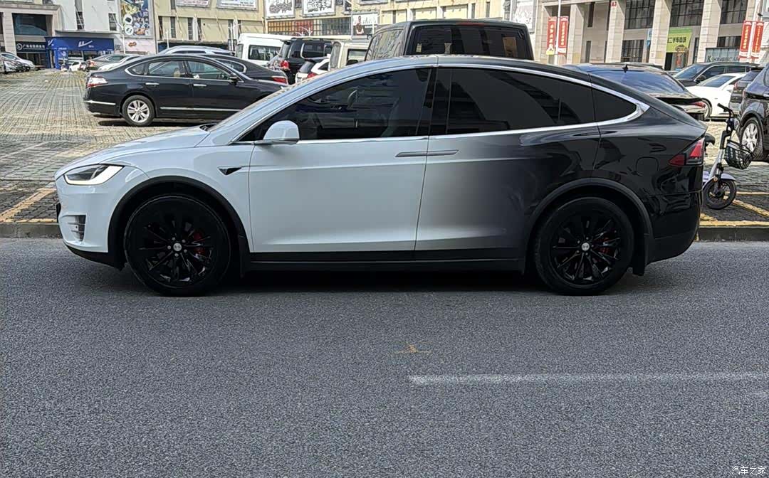 Tesla Model X, 2020 3