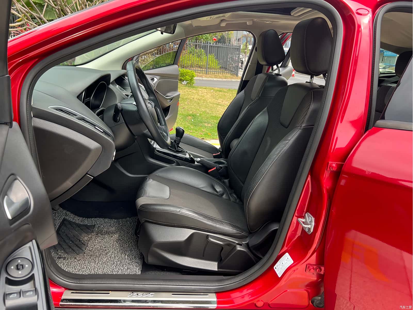 Ford Focus, 2014 10