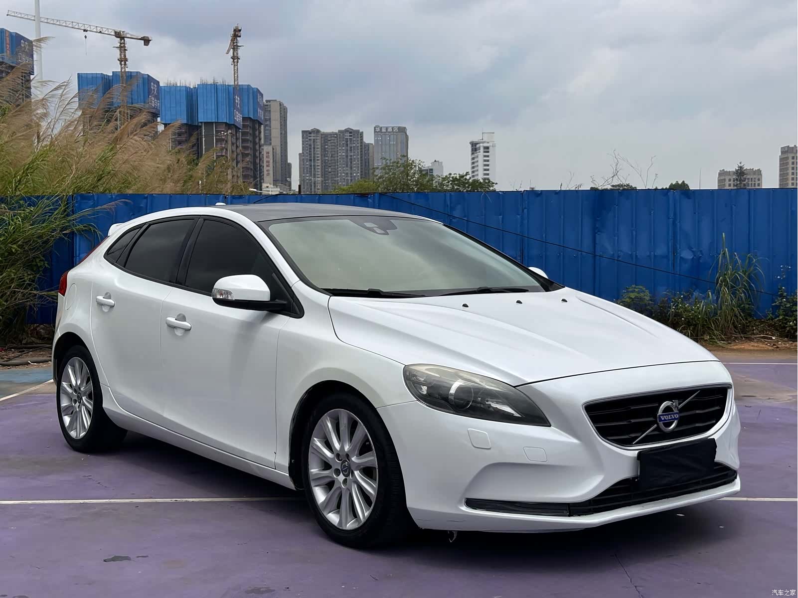 Volvo V40, 2015 3
