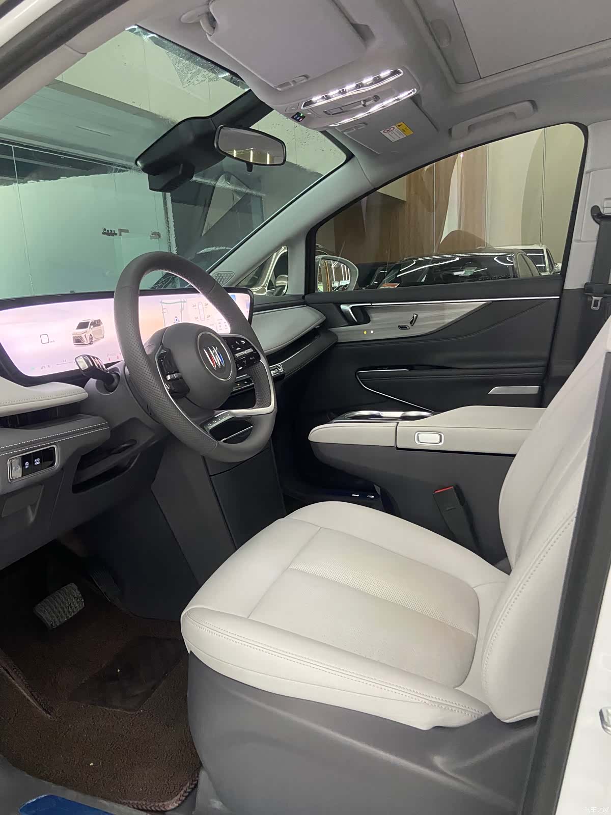 Buick GL8, 2025 все фото