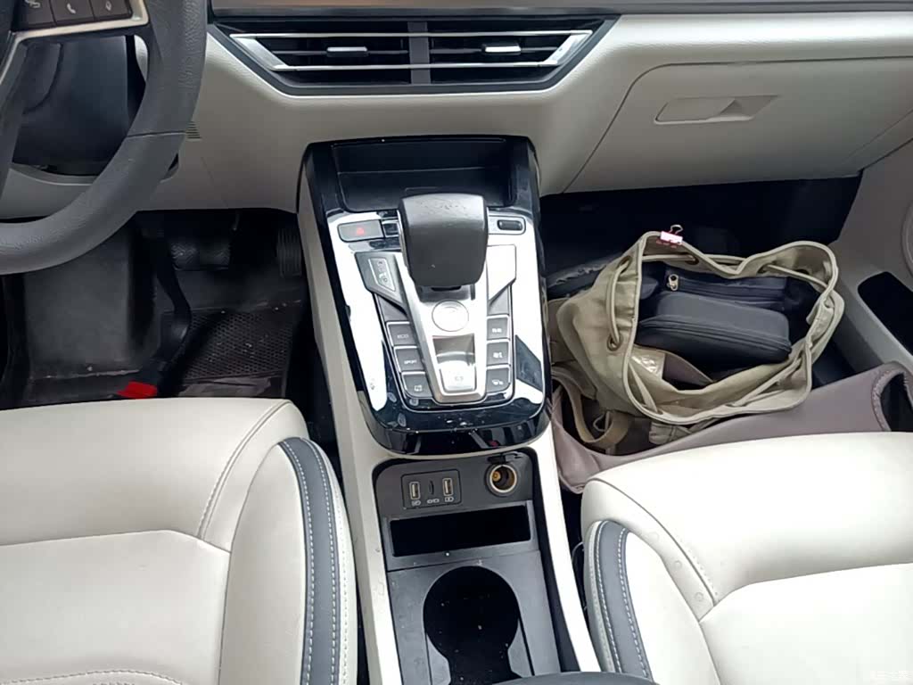 BYD Yuan, 2022 14