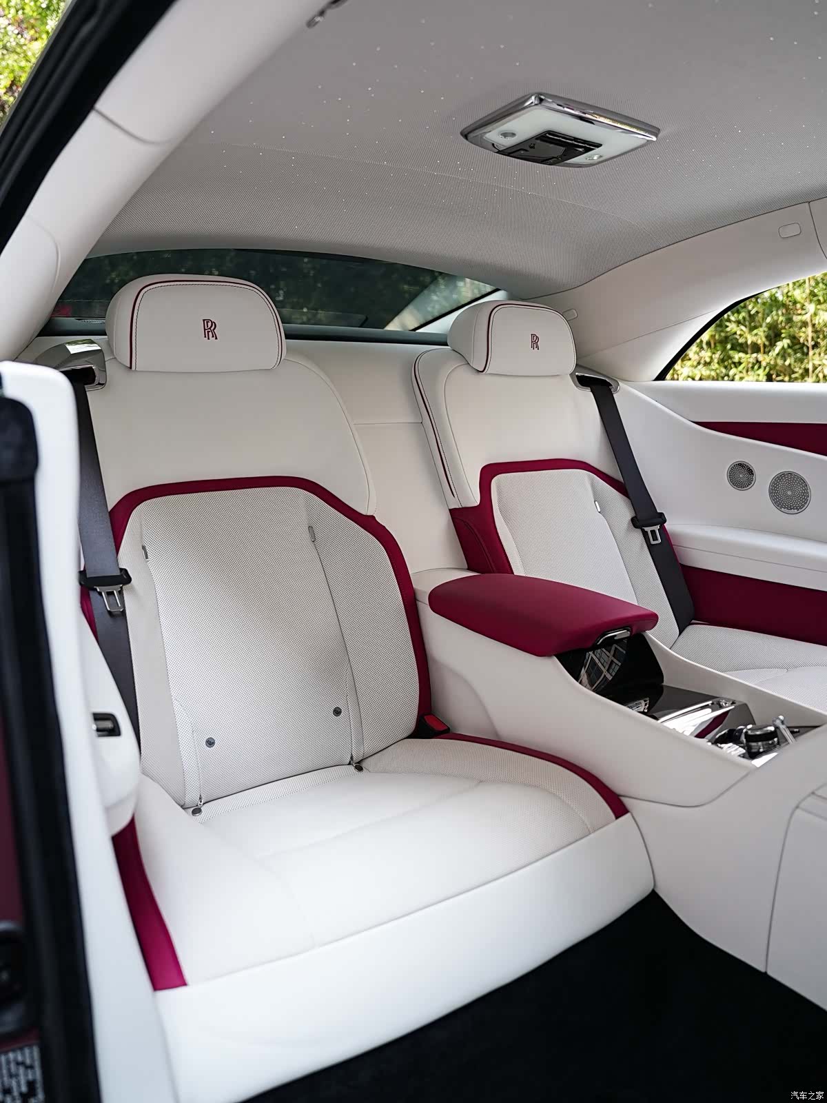 Rolls-Royce Spectre, 2025 10