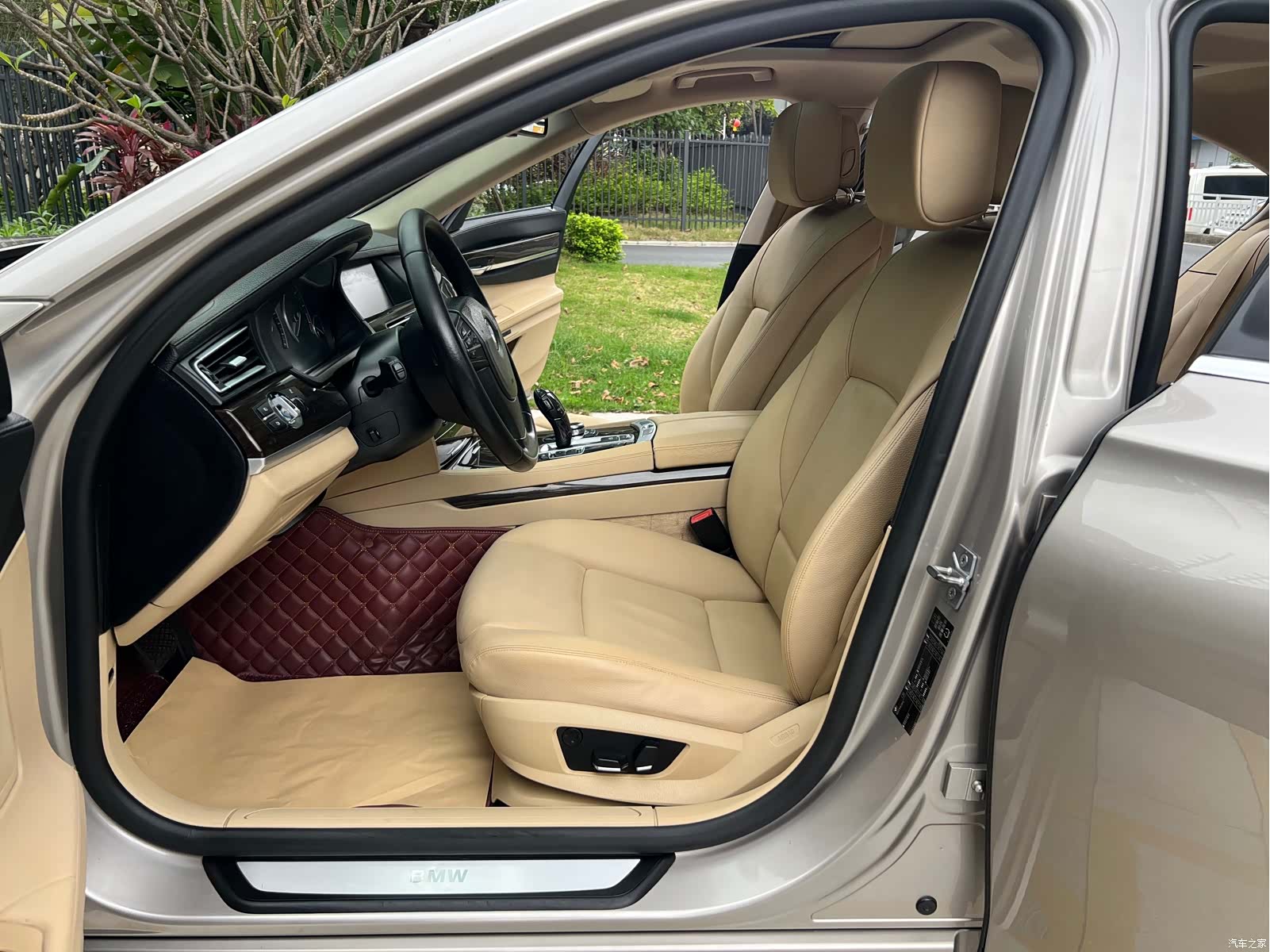 BMW 7 Series, 2011 10