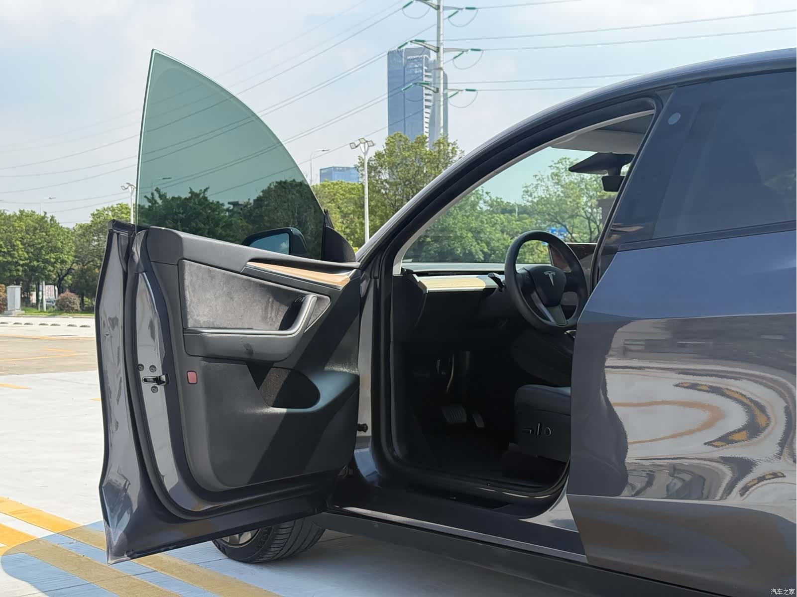 Tesla Model Y, 2023 9