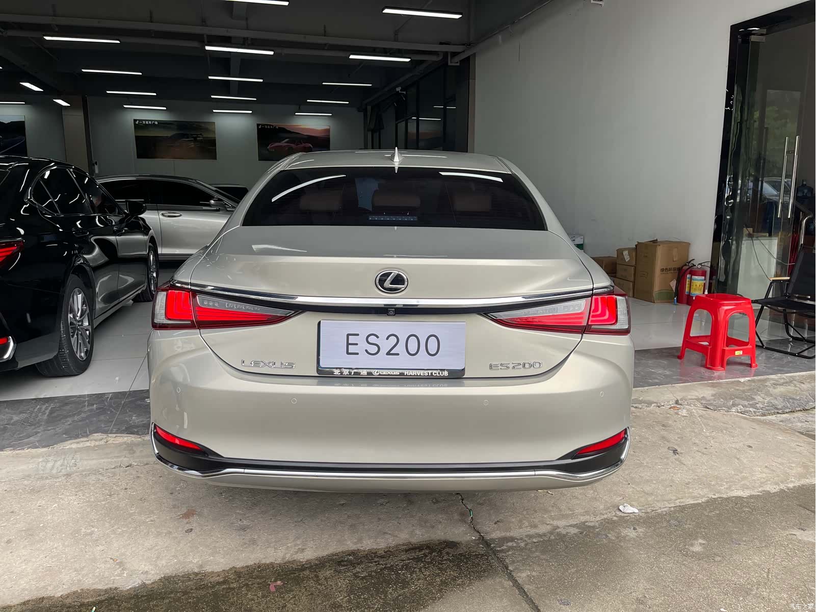 Lexus ES, 2019 8