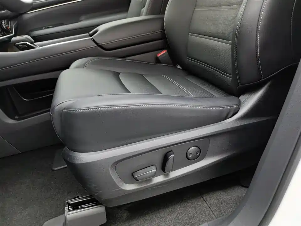 Nissan Exploring the land