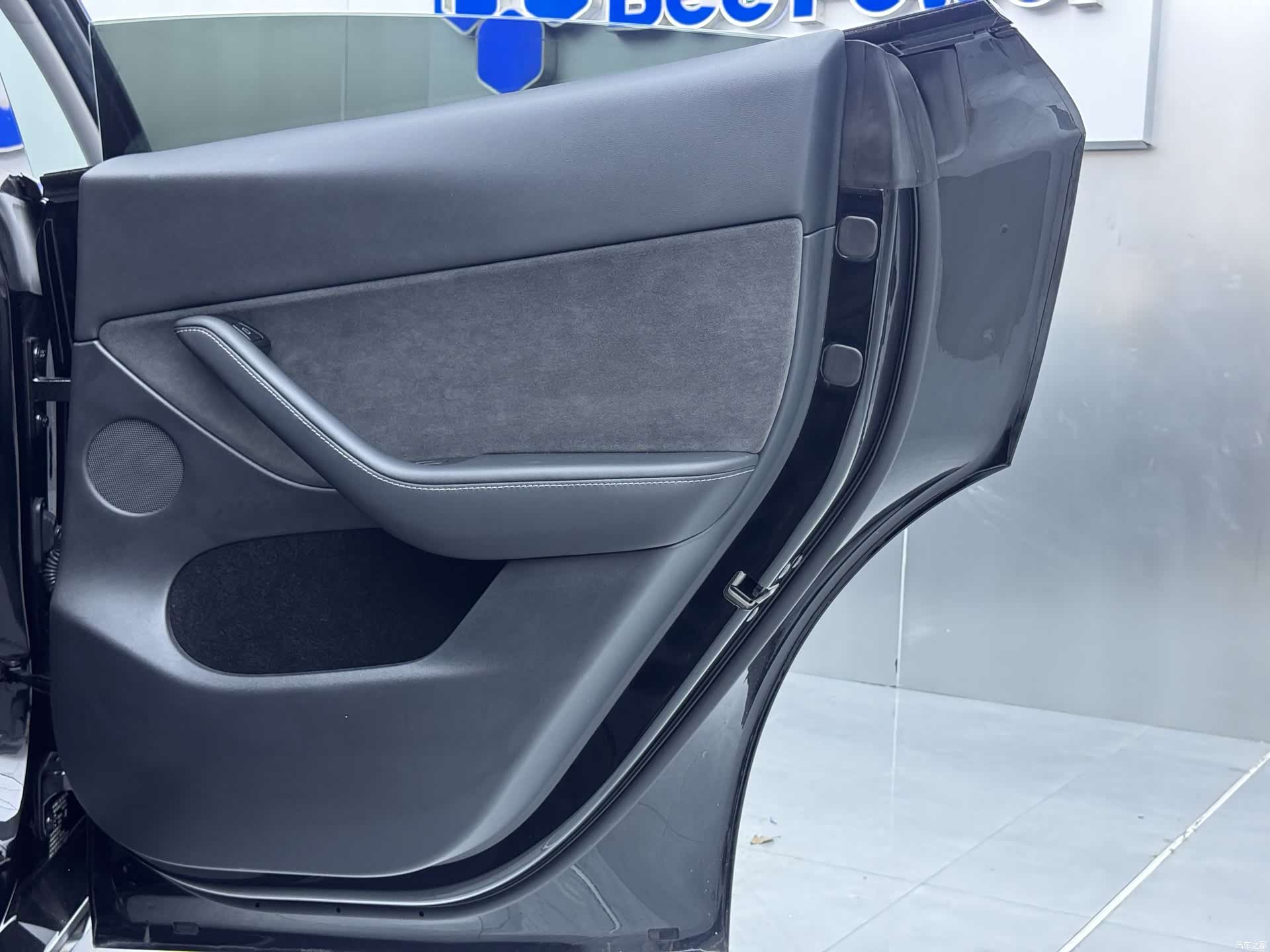 Tesla Model Y, 2023 21
