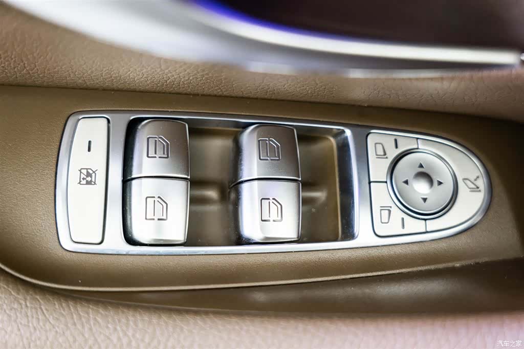Mercedes-Benz E-Class, 2023 17