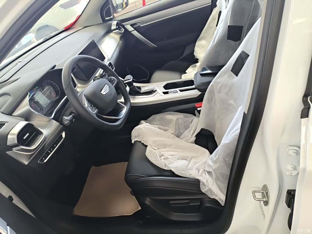 Geely Coolray, 2026 15