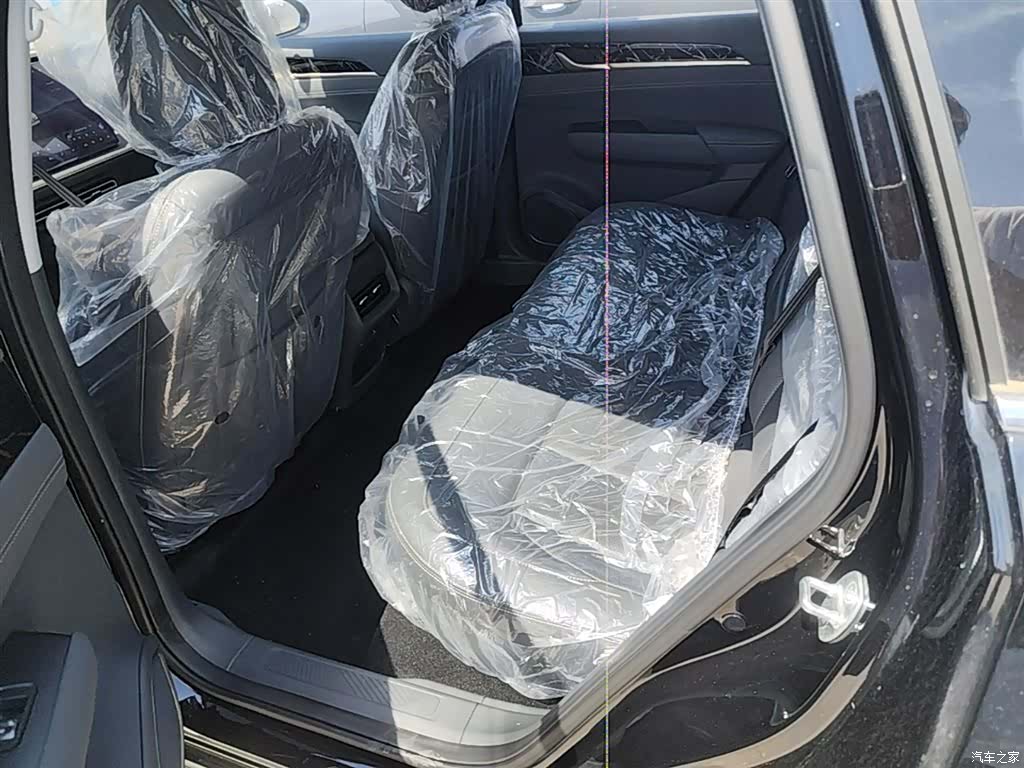 Wuling Starlight, 2026 17