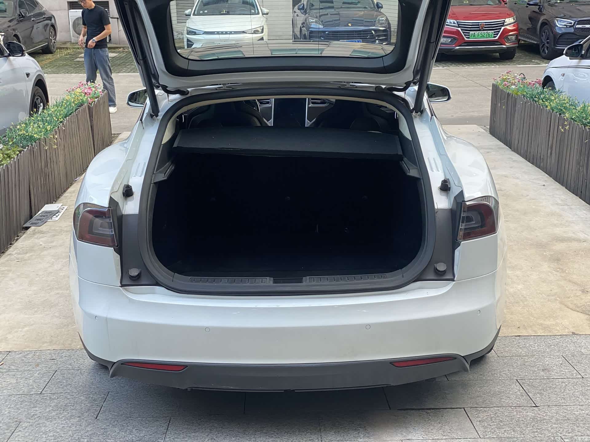 Tesla Model S, 2015 13