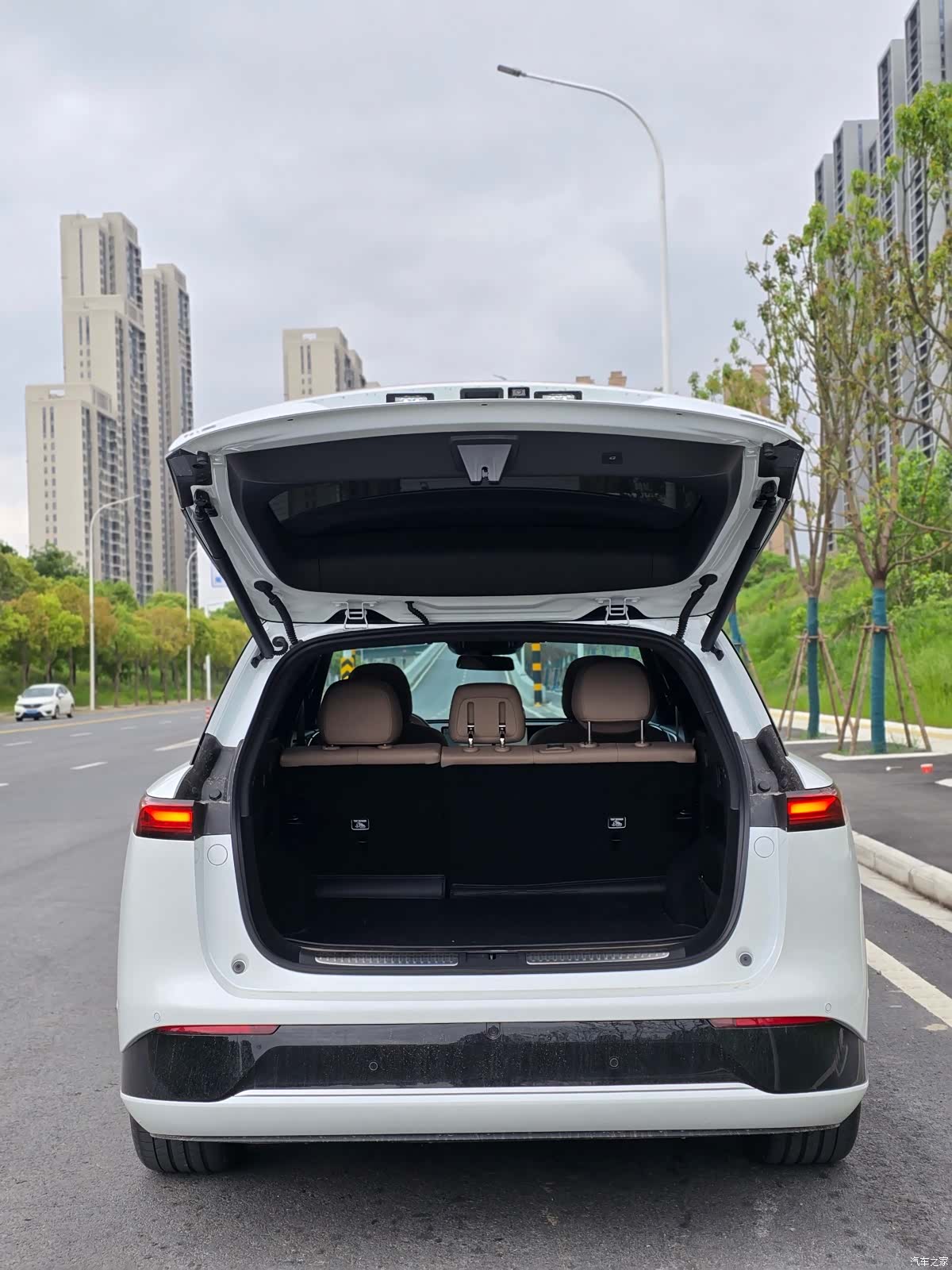 Xpeng G9, 2025 6