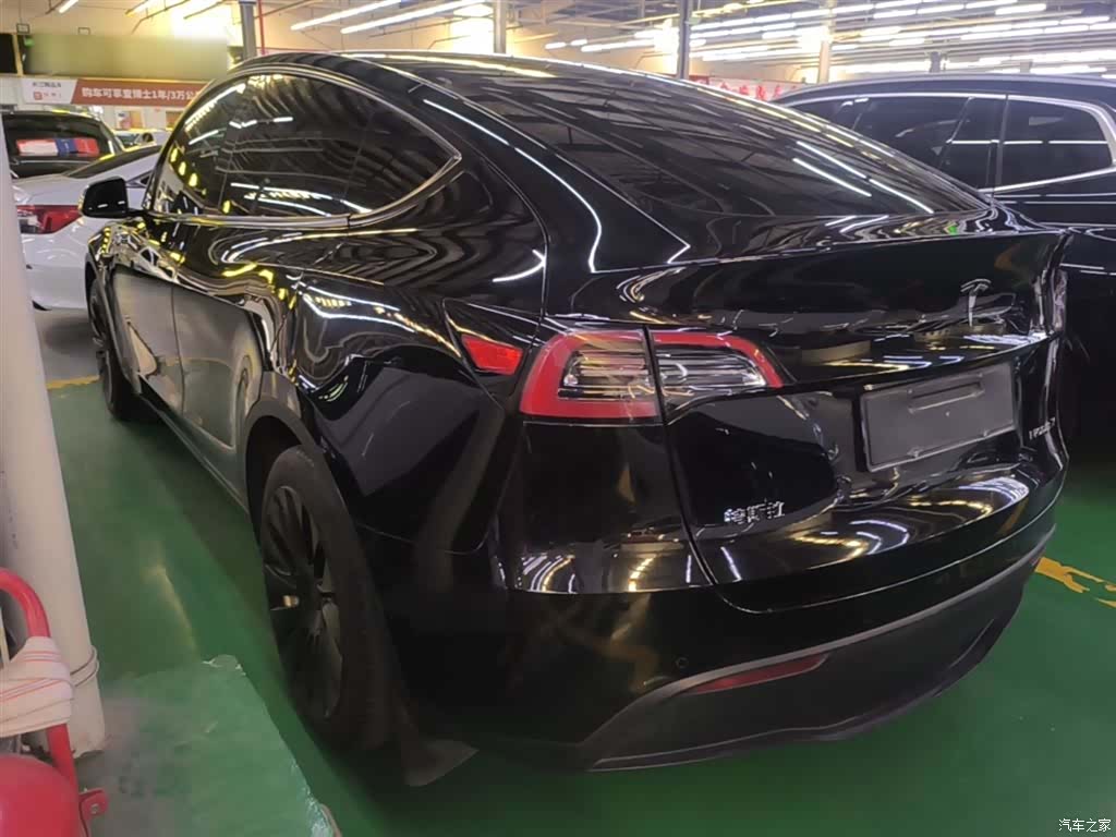 Tesla Model Y, 2023 все фото