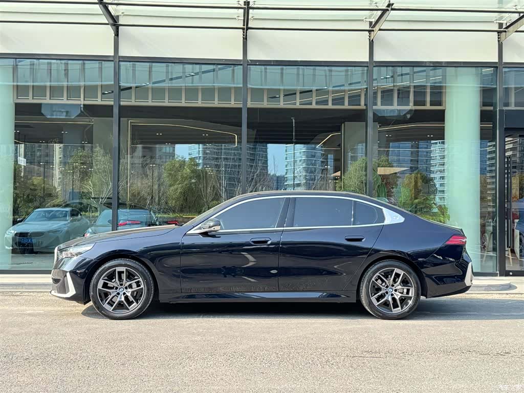 BMW 5 Series, 2024 6