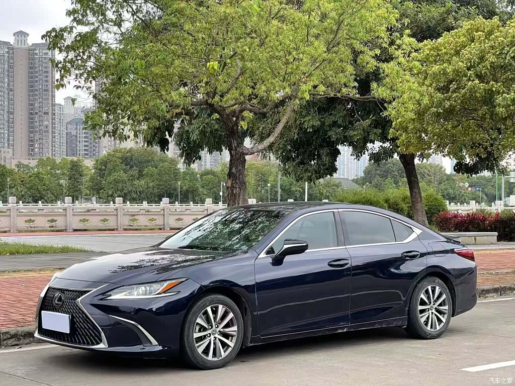 Lexus ES, 2019 1