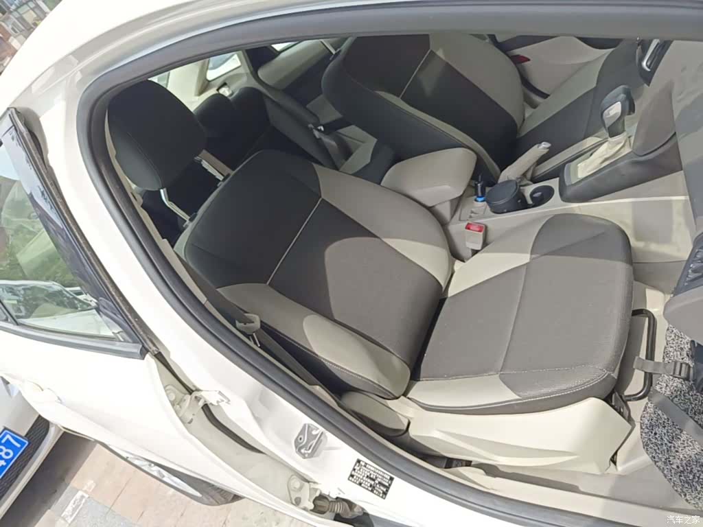 Ford Focus, 2015 25