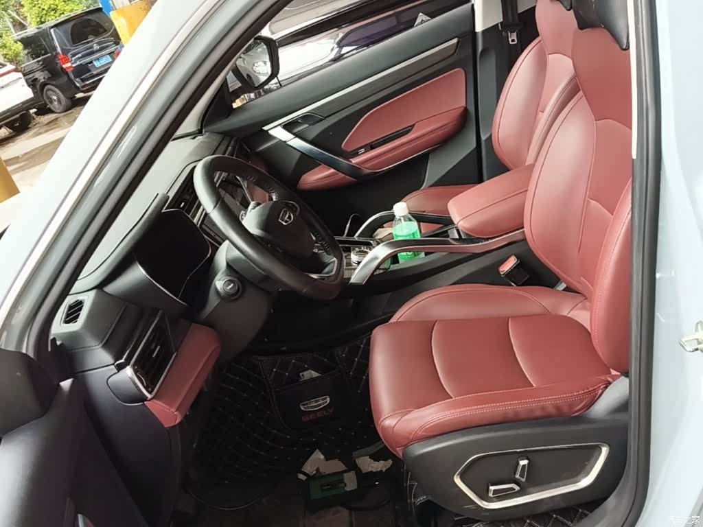 Geely Boyue, 2022 15
