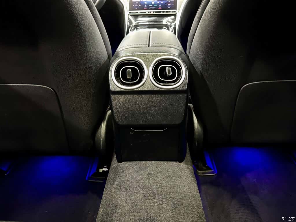 Mercedes-Benz C-Class, 2023 23