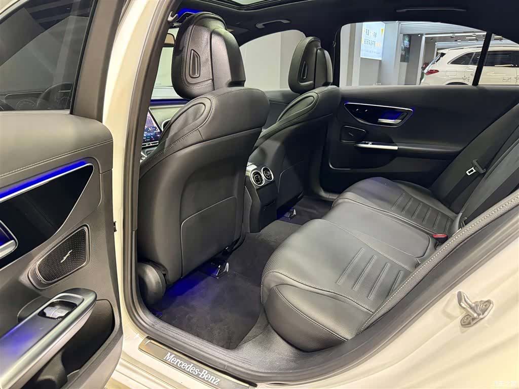 Mercedes-Benz C-Class, 2023 27