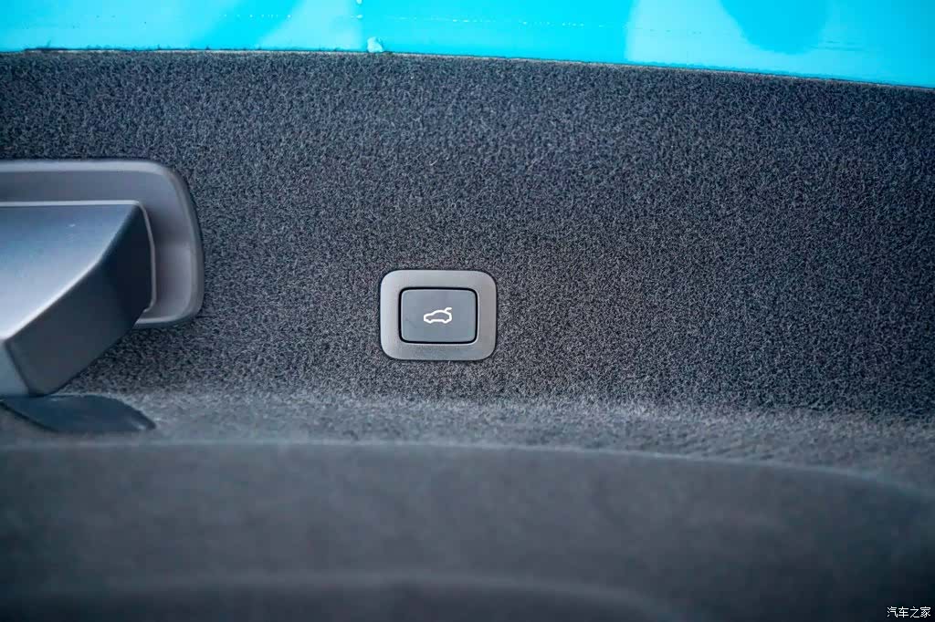 Xiaomi SU7, 2025 17