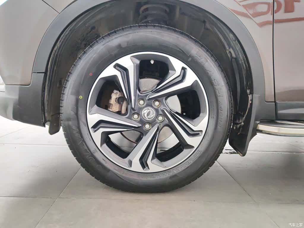 DongFeng AX7, 2017 17