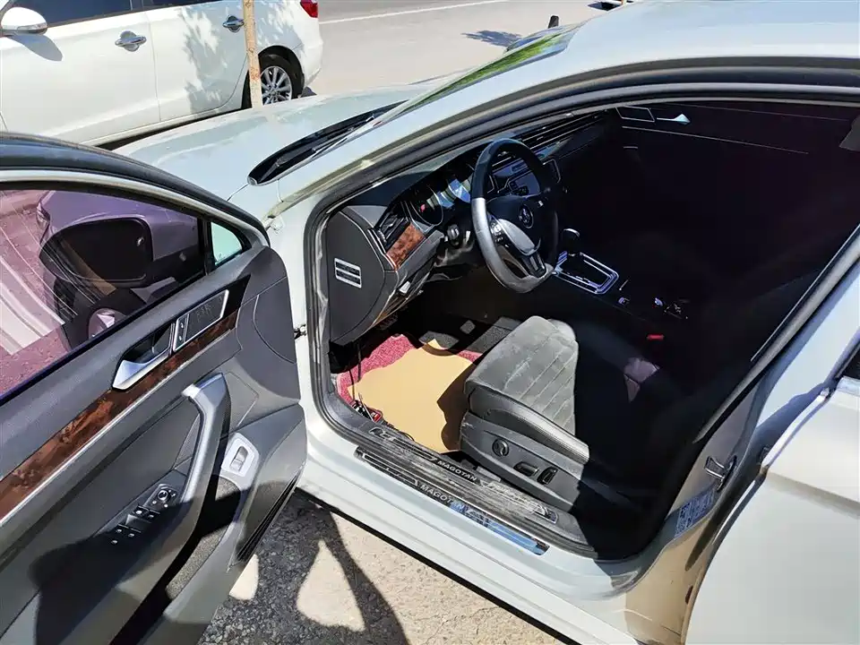 Volkswagen Magotan