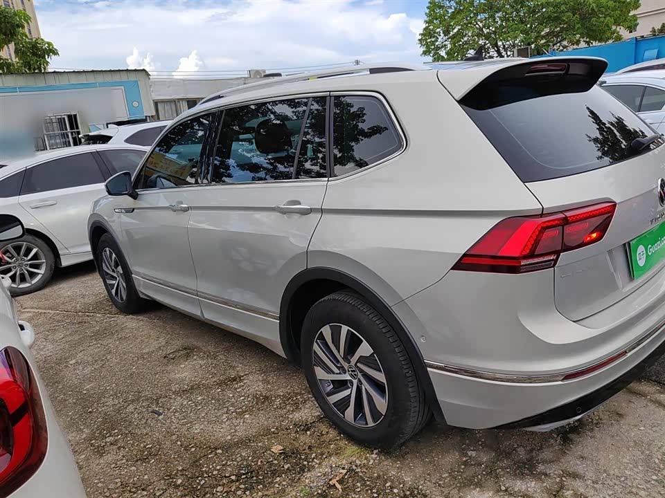 Volkswagen Tiguan L