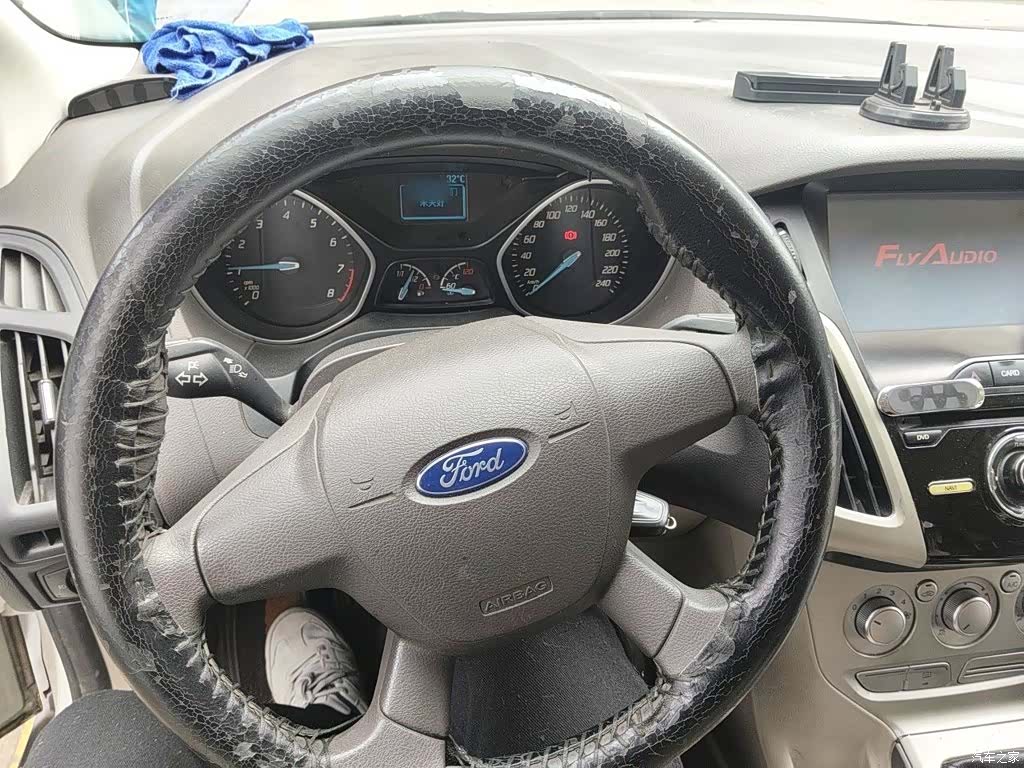 Ford Focus, 2015 11