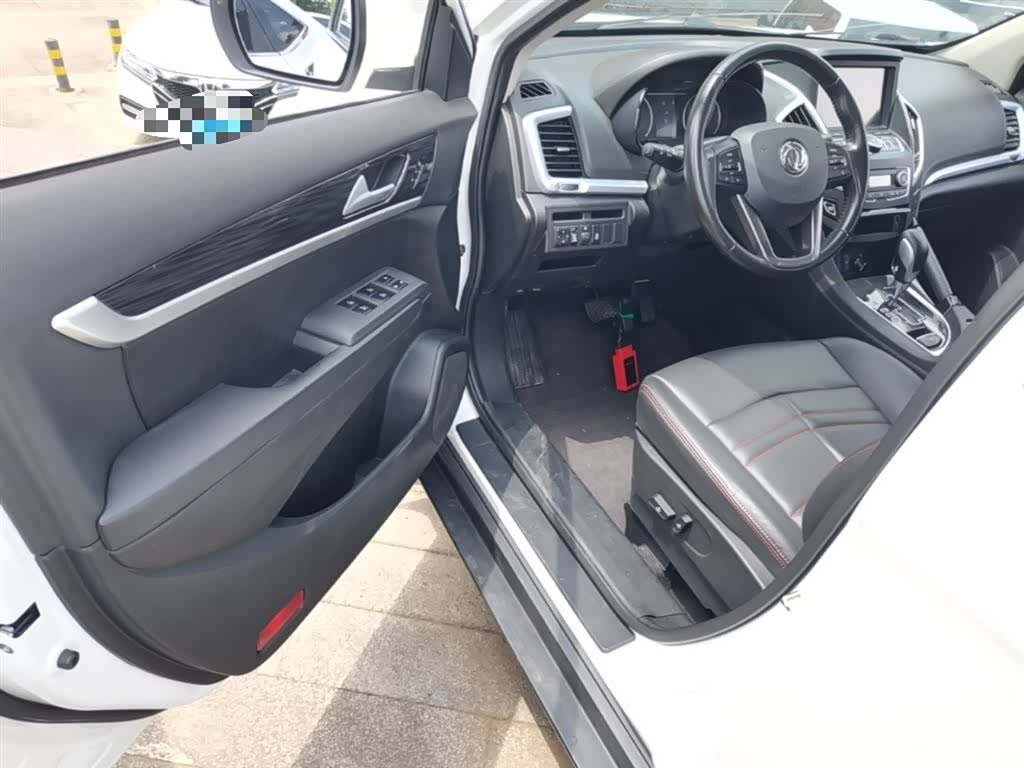 DongFeng AX7, 2016 16