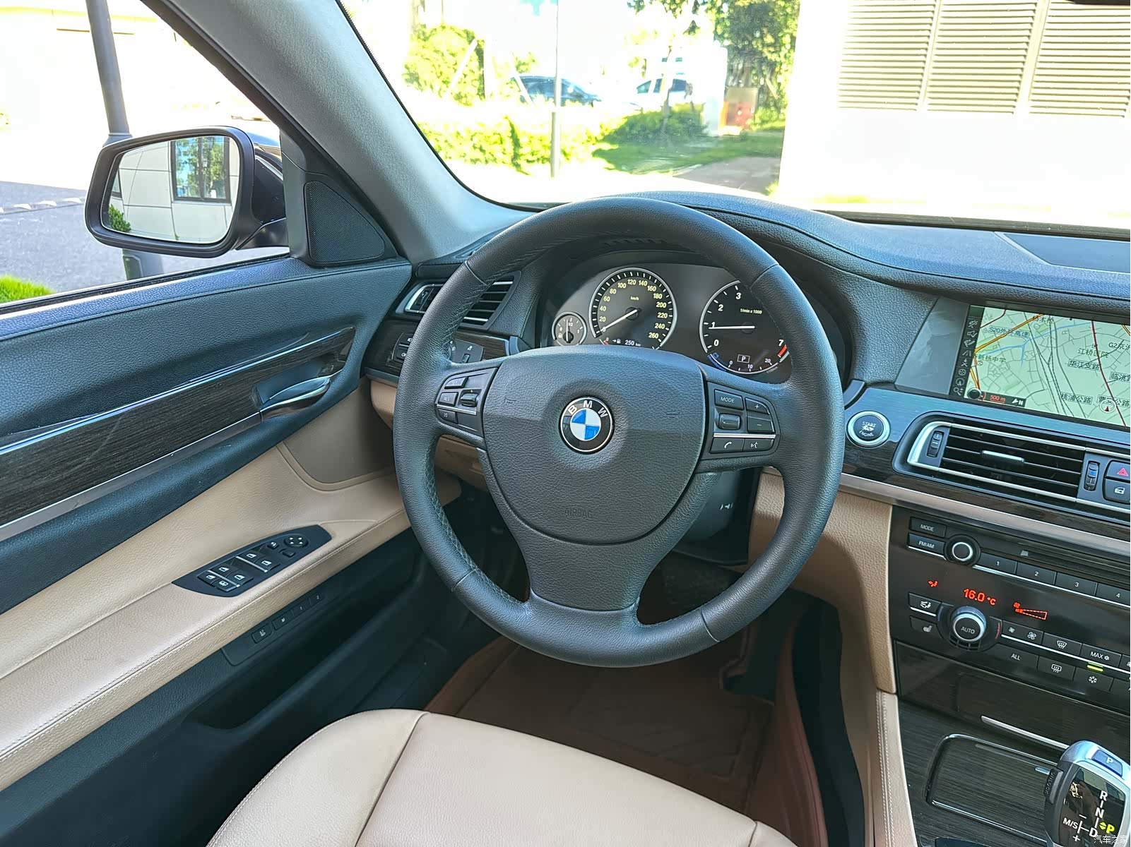 BMW 7 Series, 2012 27