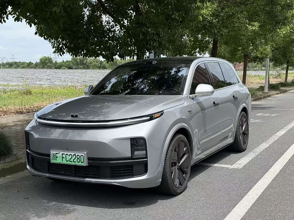 Li Auto L8
