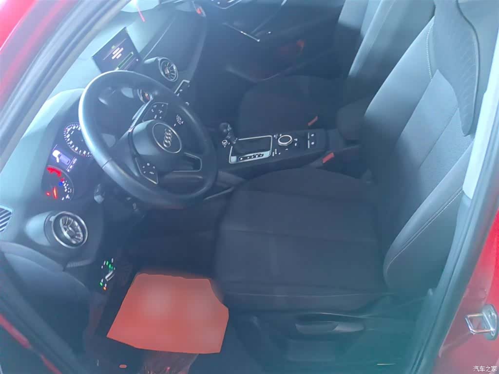 Audi Q2L, 2019 15