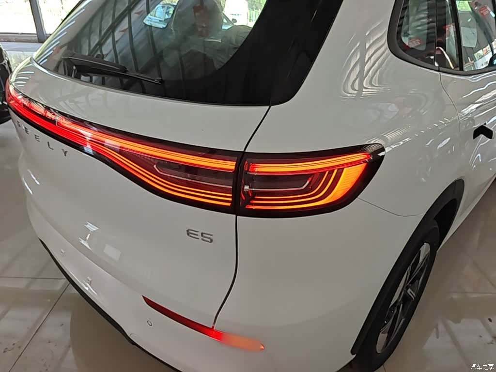 Geely Galaxy E5, 2026 8