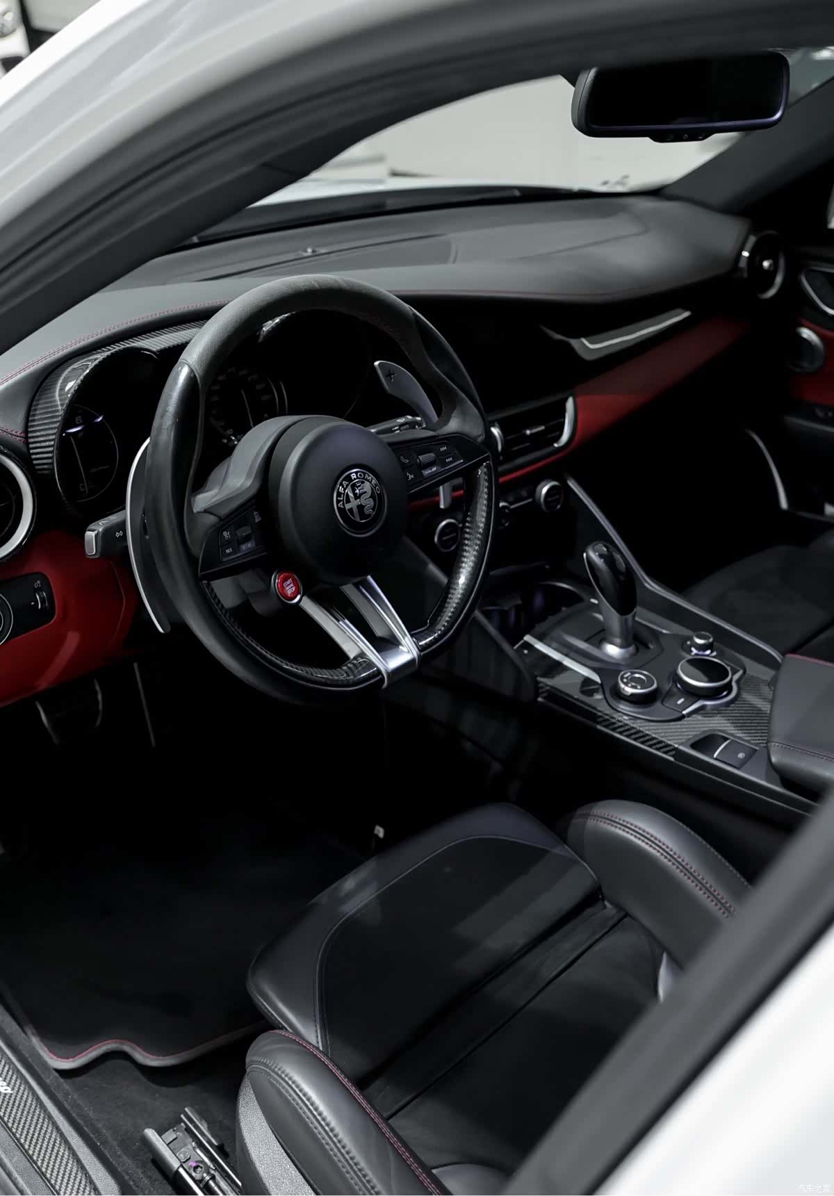 Alfa Romeo Giulia, 2018 8