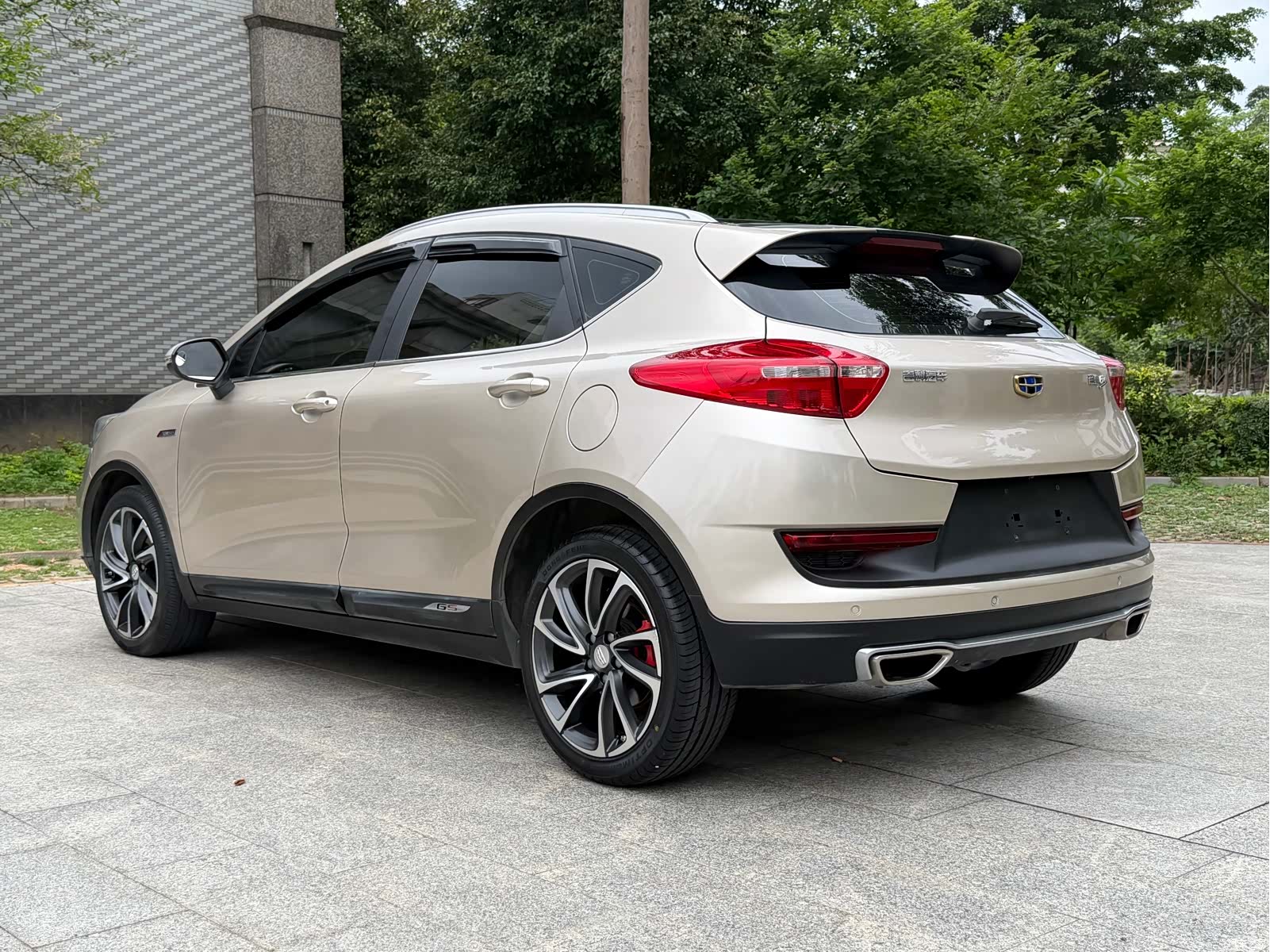 Geely Emgrand, 2017 14