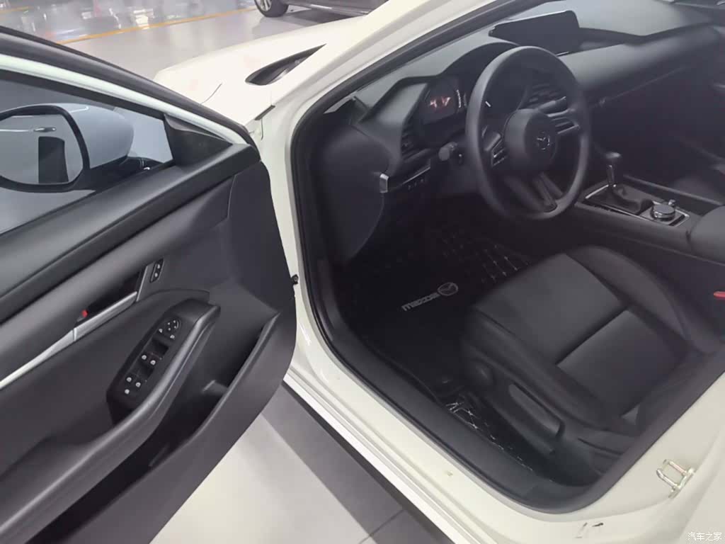 Mazda Mazda3, 2024 16