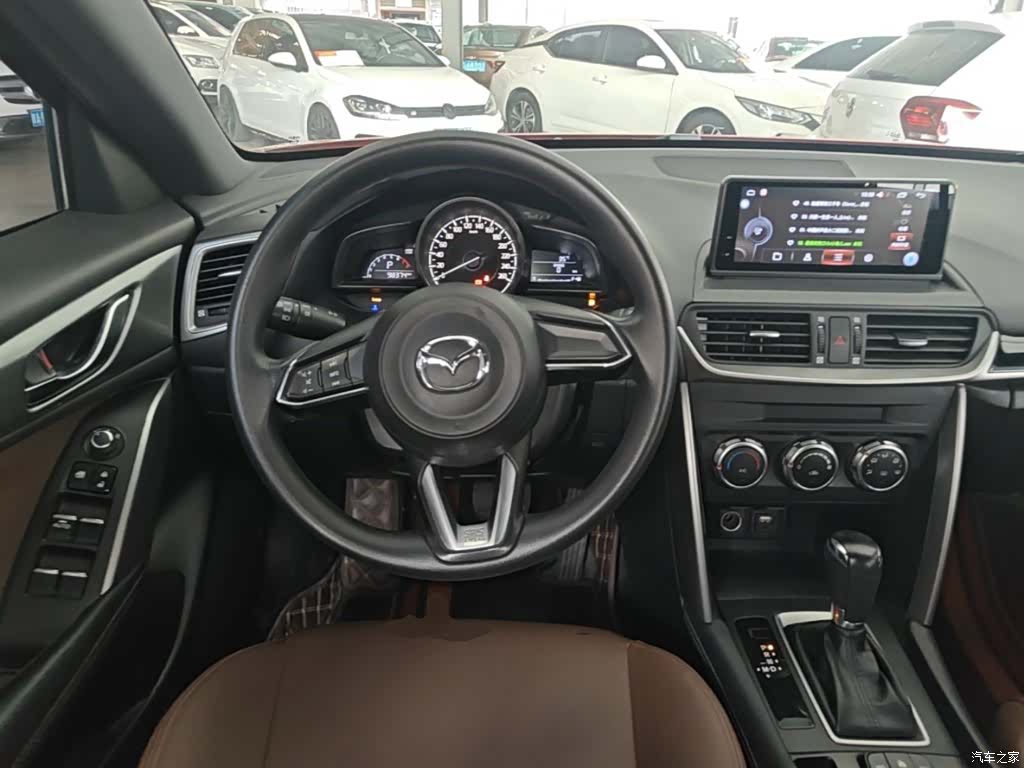 Mazda CX-4, 2019 11