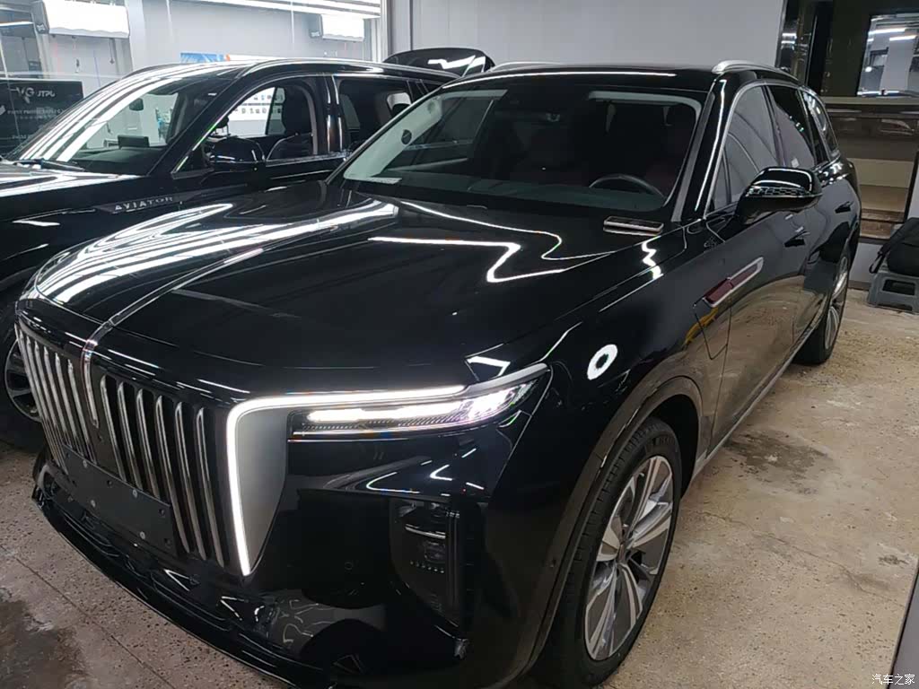 Hongqi E-HS9, 2023 2