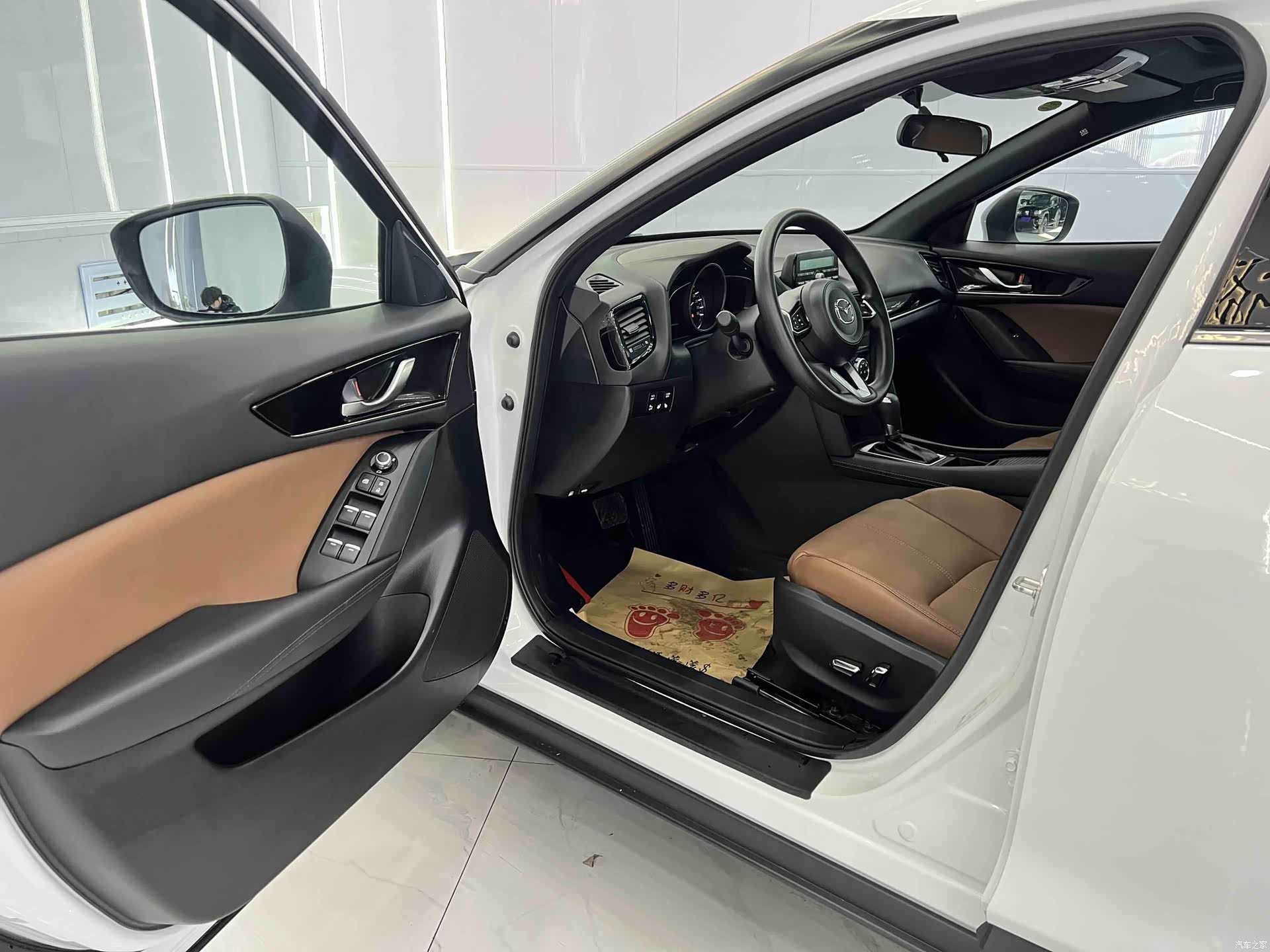 Mazda CX-4, 2023 7