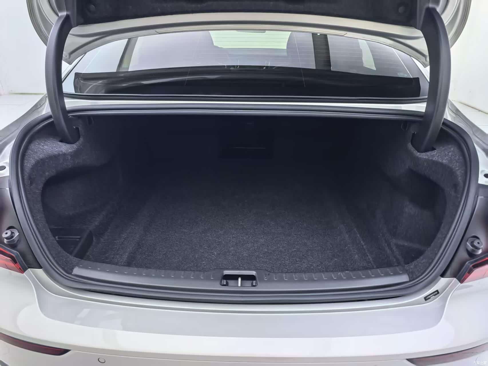 Volvo S60, 2023 28