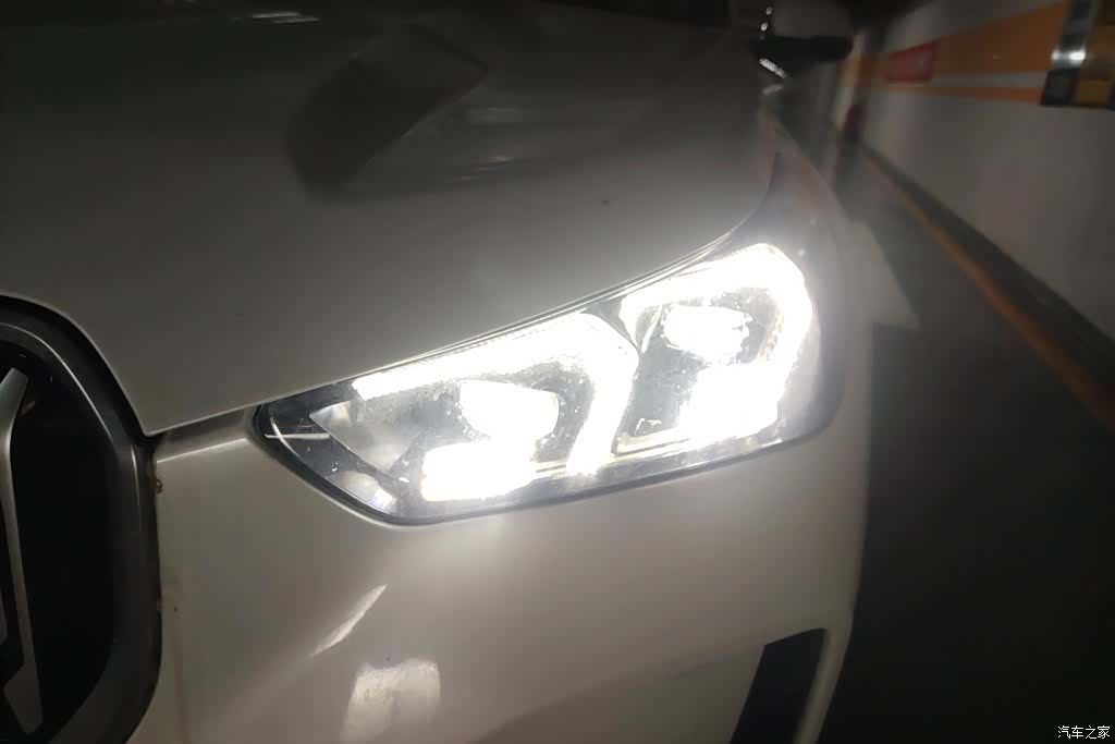 BMW X1, 2023 все фото