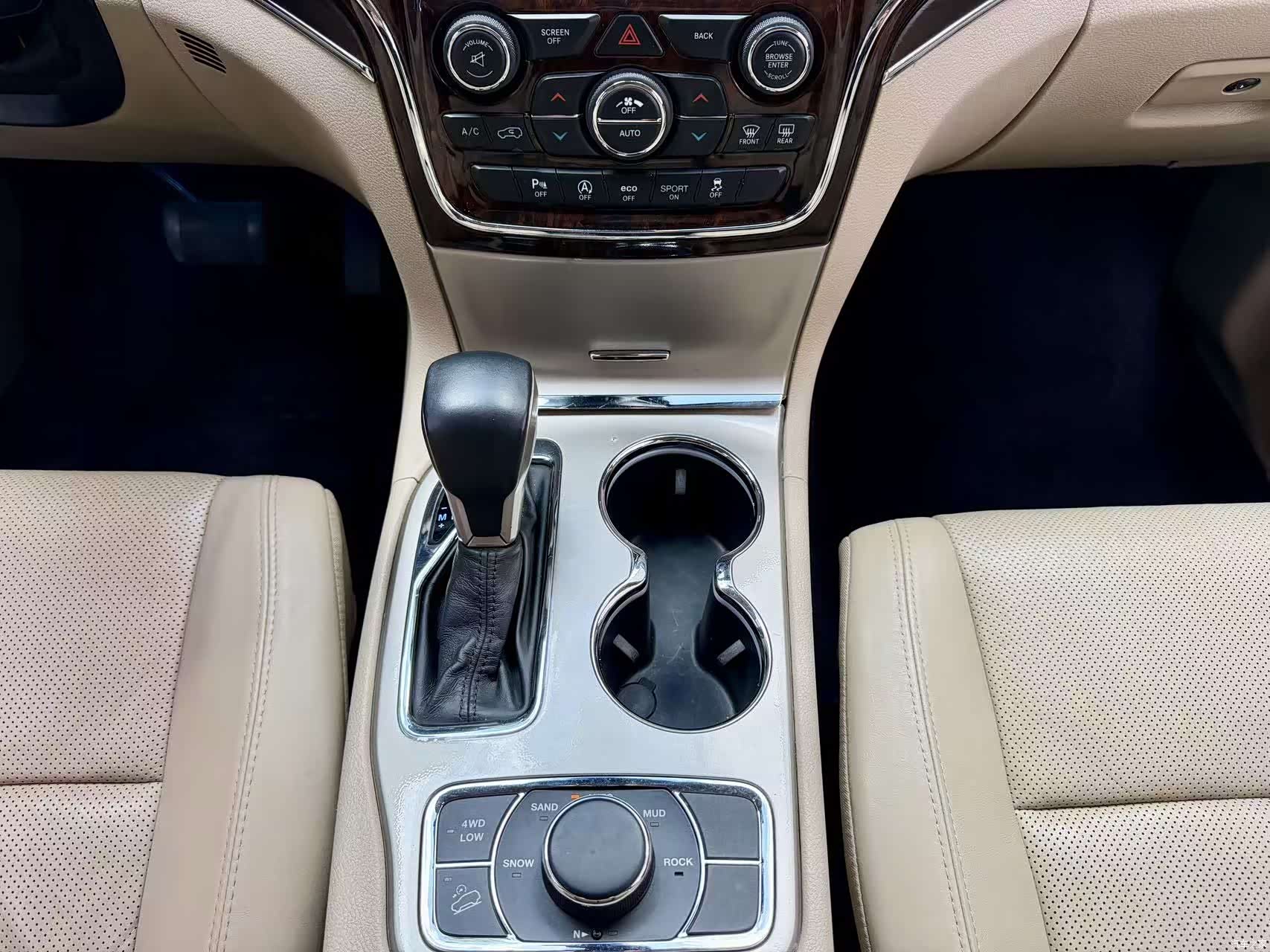 Jeep Grand Cherokee, 2019 10