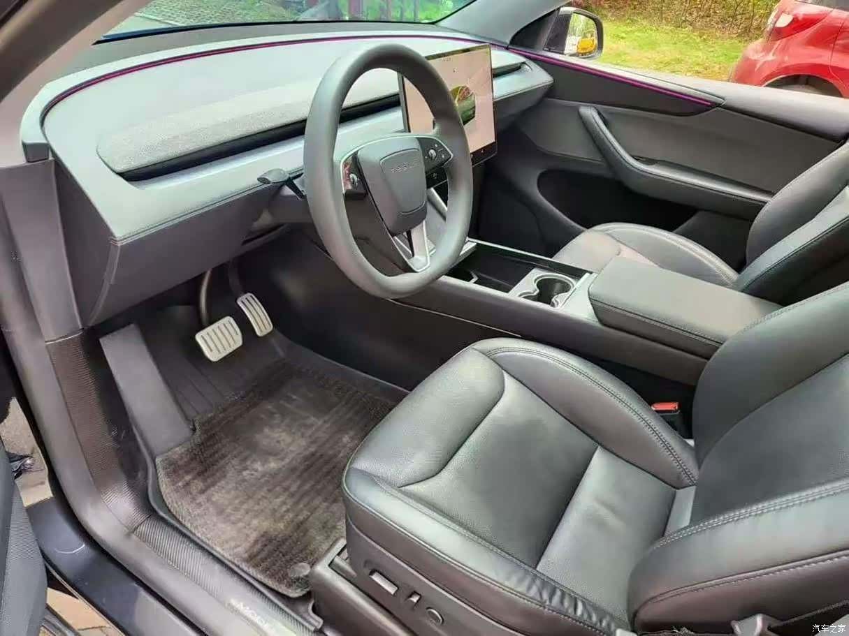 Tesla Model Y, 2025 6