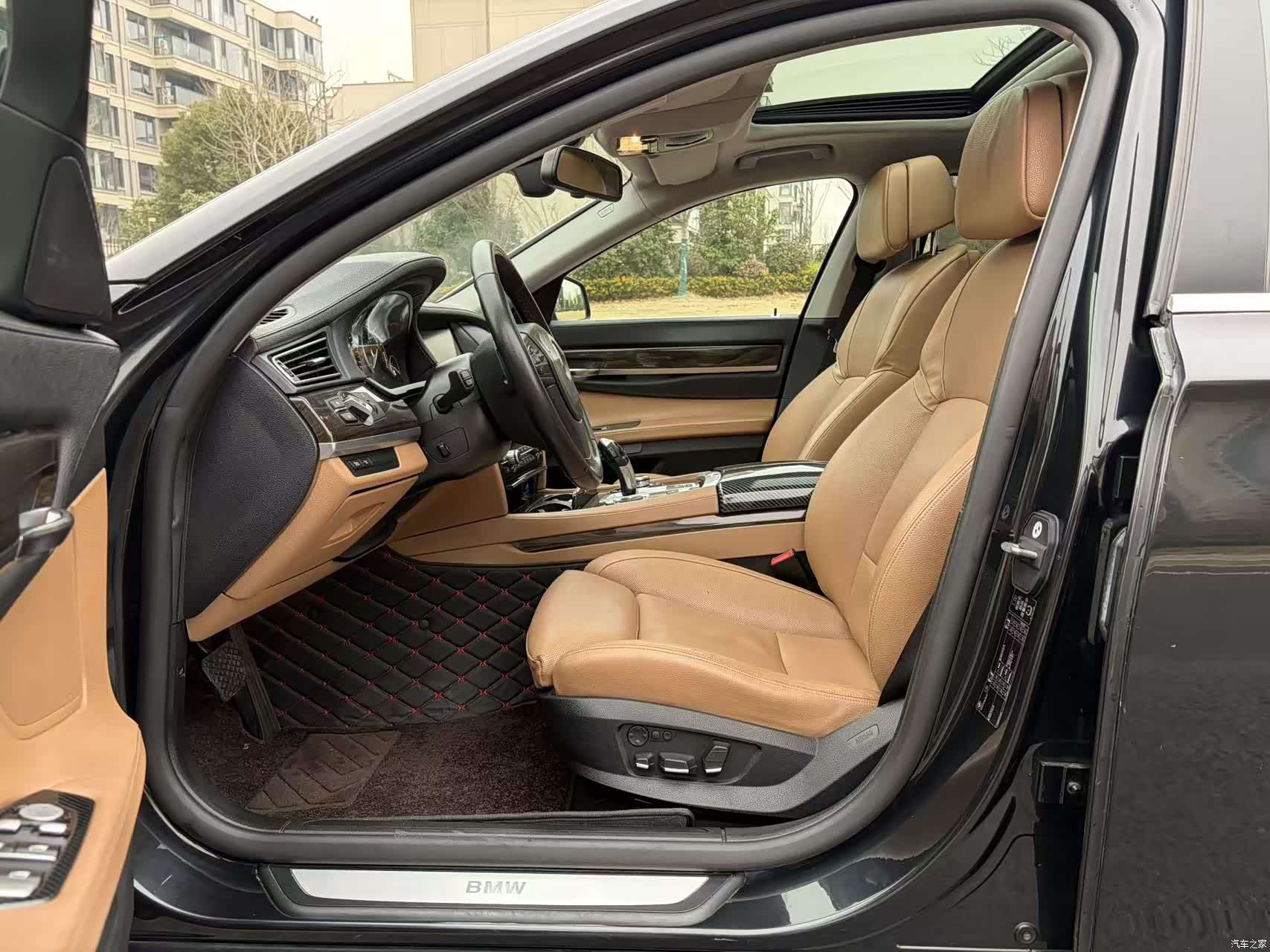 BMW 7 Series, 2011 11