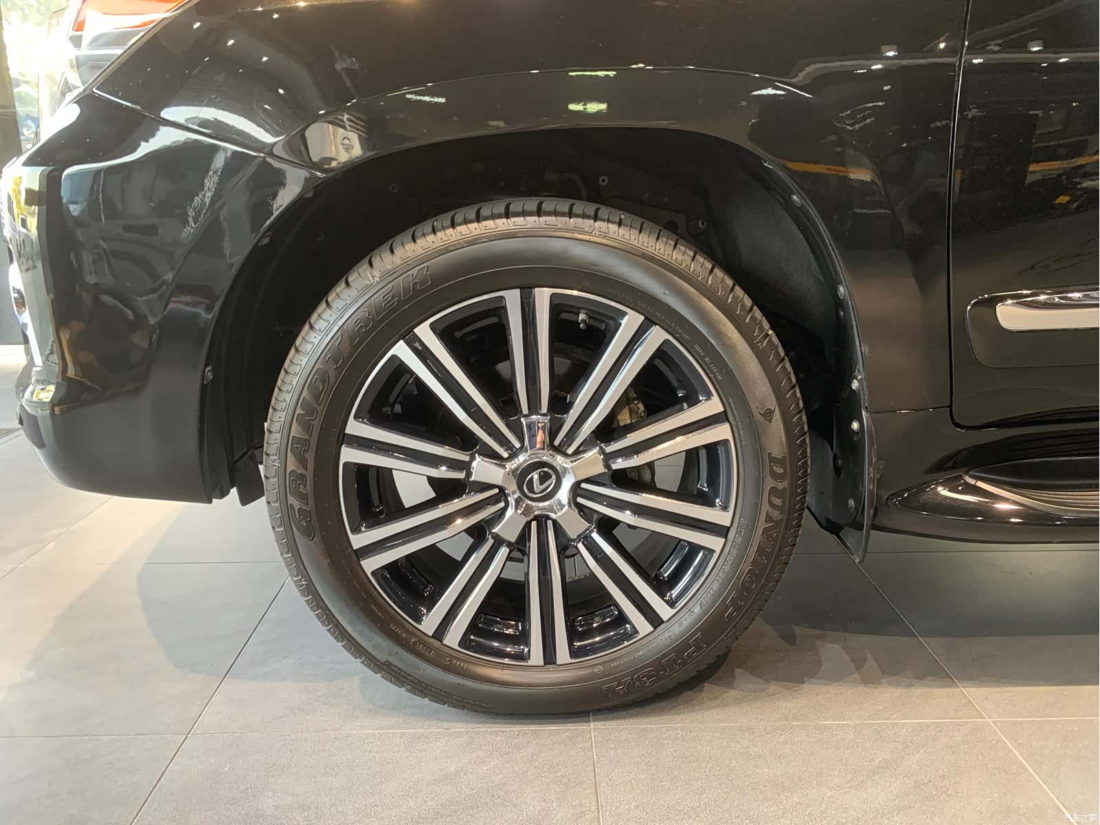 Lexus LX, 2013 22