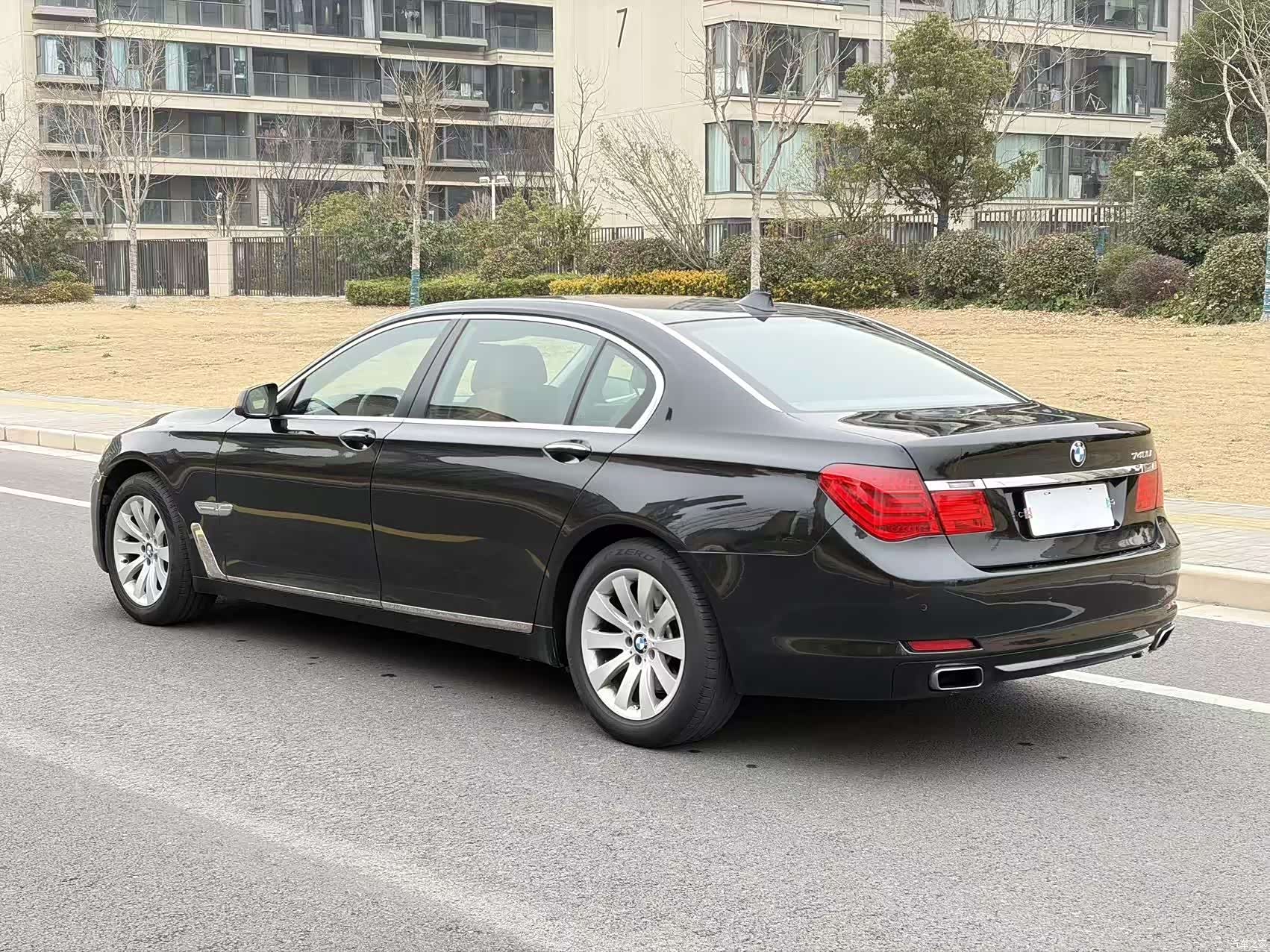 BMW 7 Series, 2011 6