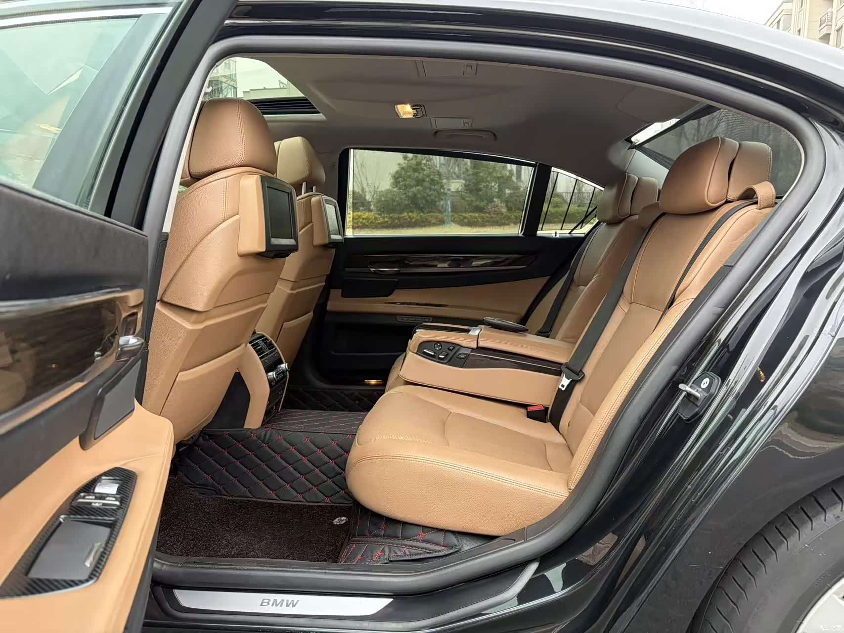 BMW 7 Series, 2011 10