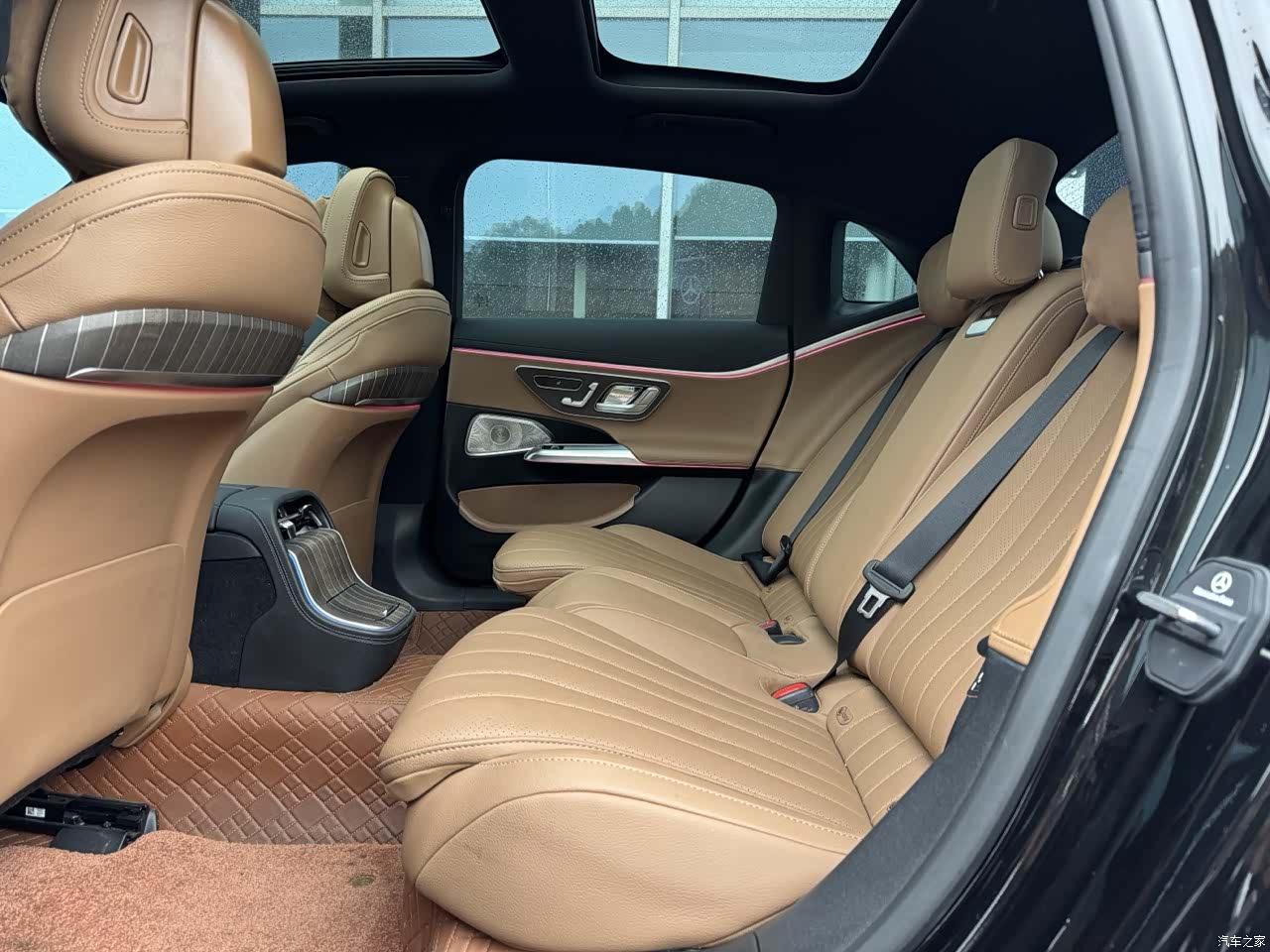 Mercedes-Benz E-Class, 2026 11