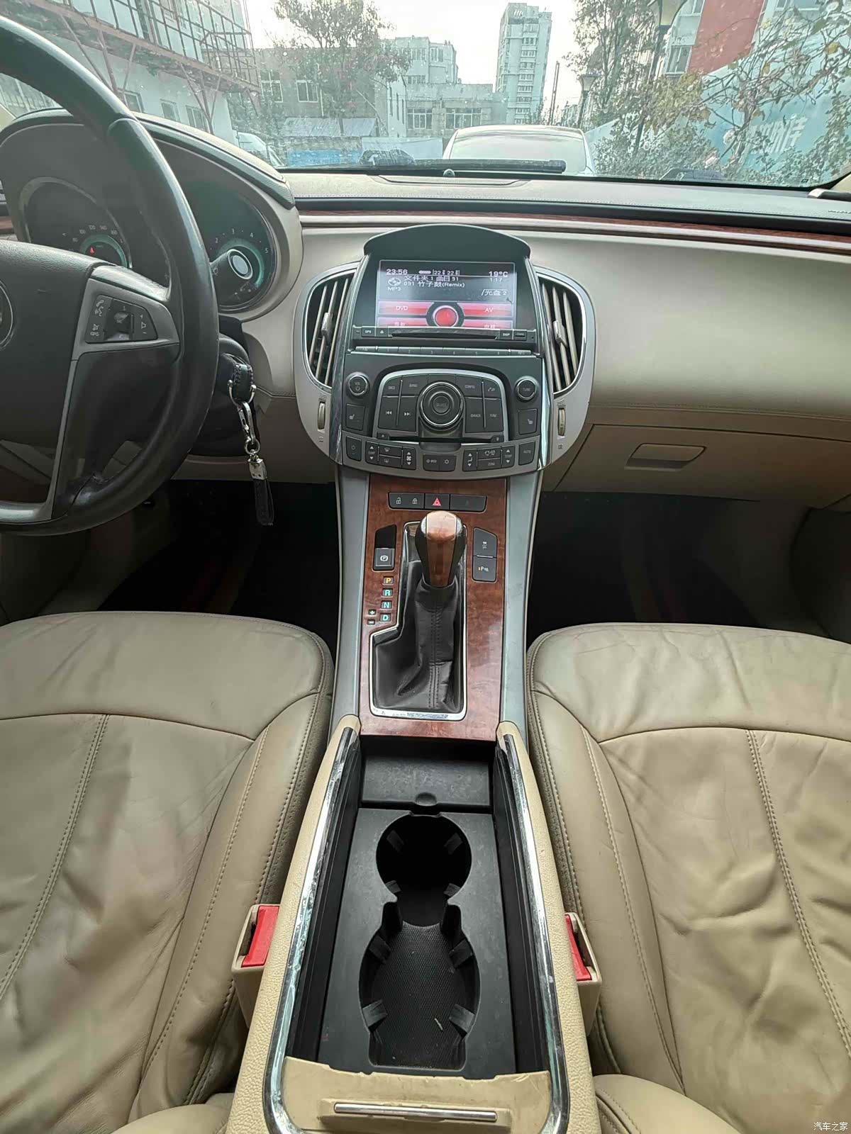 Buick LaCrosse, 2012 11