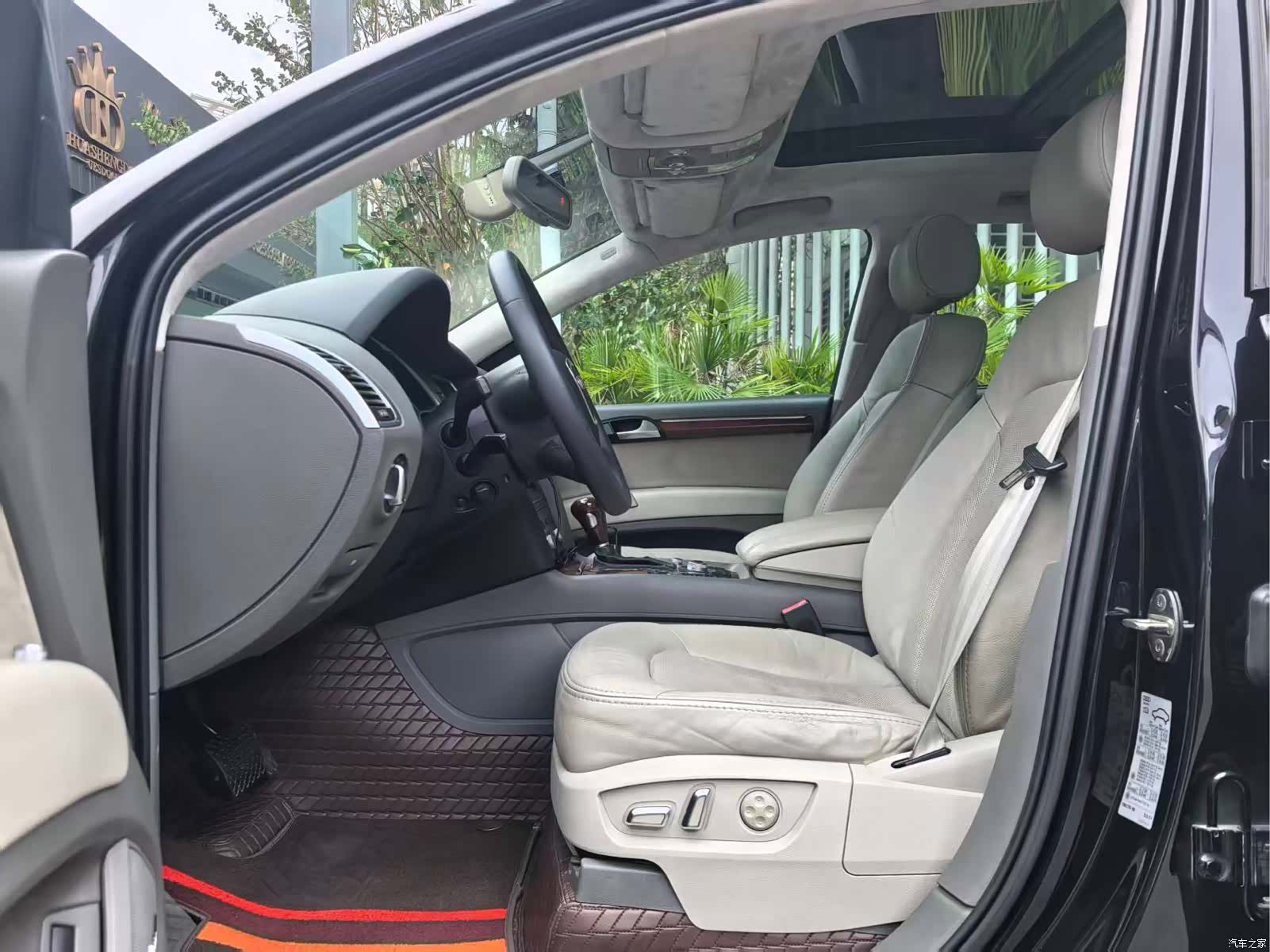 Audi Q7, 2013 11
